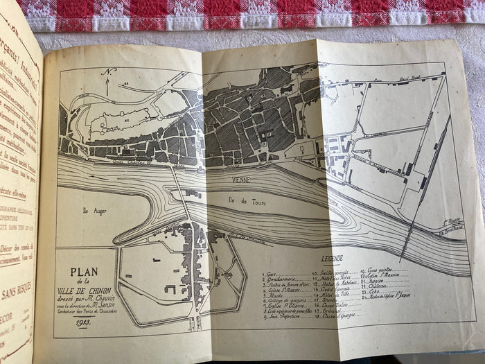 Guide Officiel du Pays Chinon.  [1913].